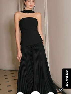 BNWT Commense Black choker style pleated maxi dress